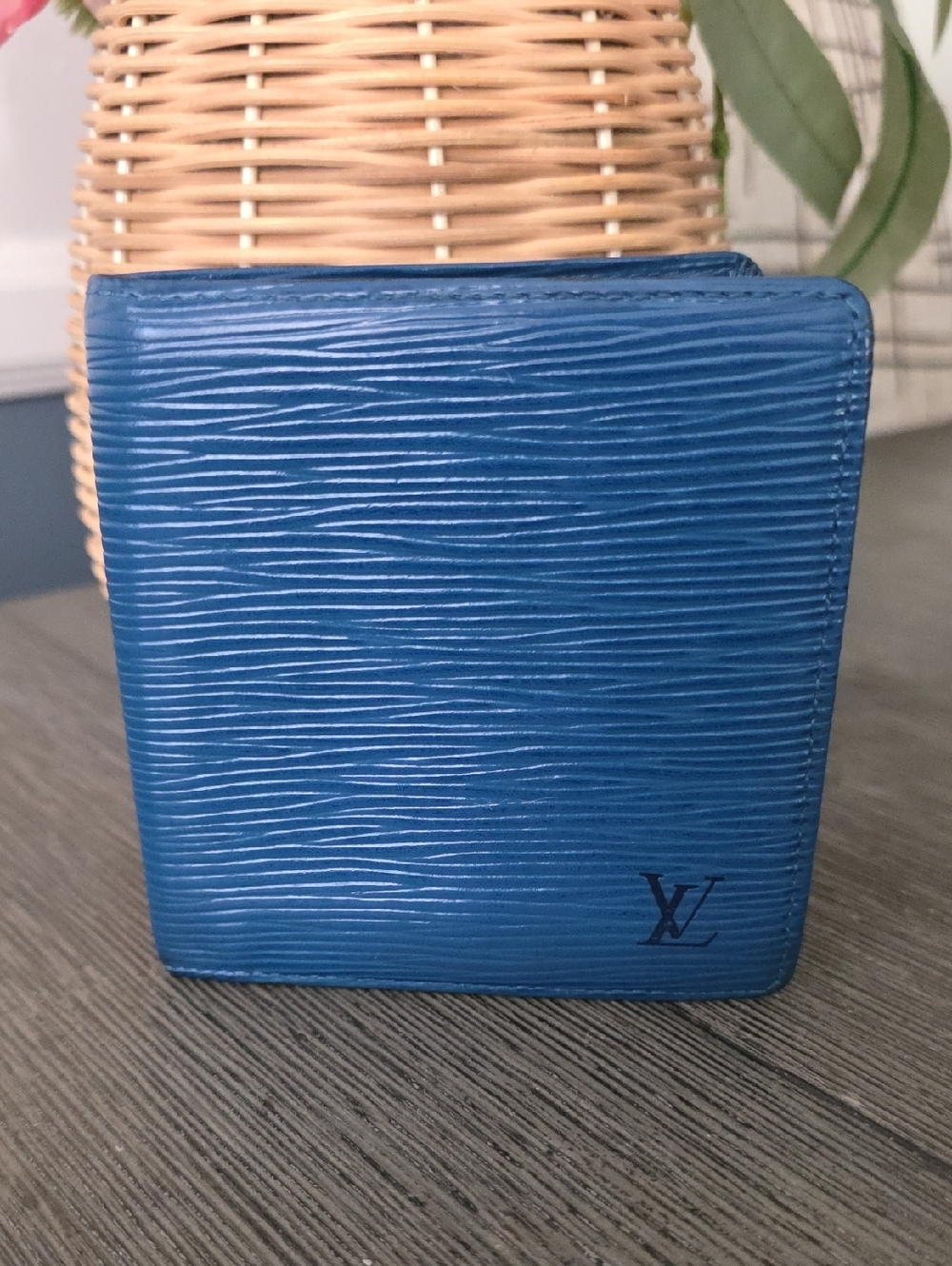 💯Authentic Louis Vuitton Blue Epi Wallet